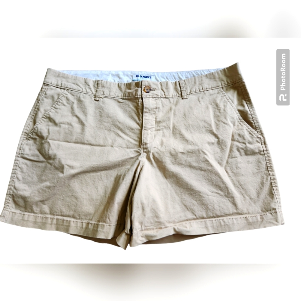OLD NAVY SIZE 16 5" inseam cotton/spandex blend tan shorts